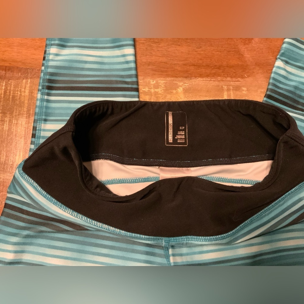 🌸🌸 Mondetta Teal and Black Striped Leggings
